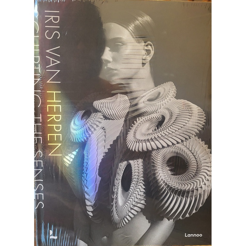 IRIS VAN HERPEN: SCULPTING THE SENSES Book
