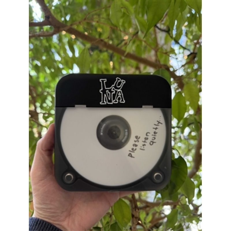 the LUNA music portable CD player!